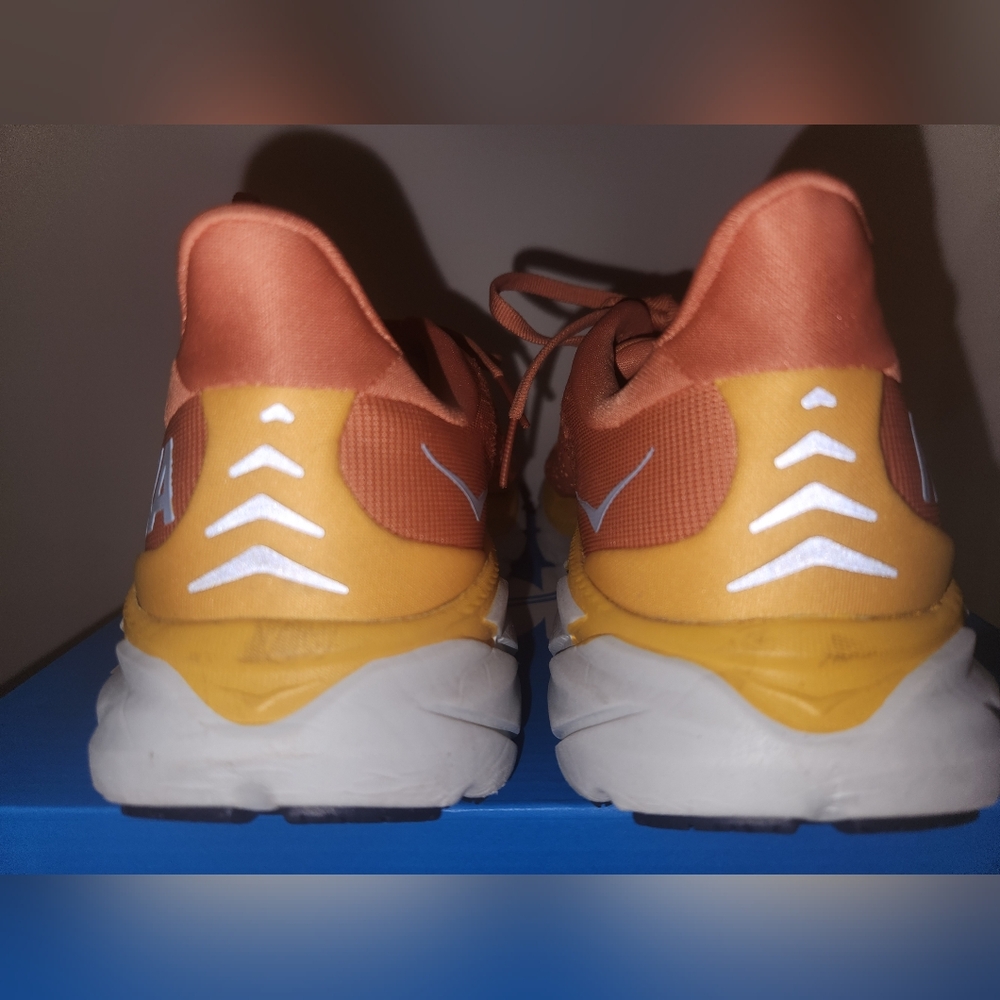 Women's Orange Peach Hoka Clifton 8 Athletic Running Shoes Sneakers Size 8B - Picture 4 of 11